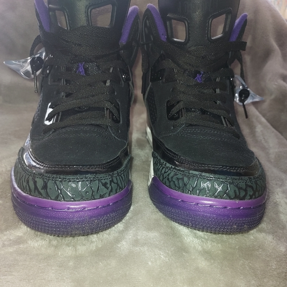 Jordan Spizike Black Court Purple Sneakers - Picture 5 of 14